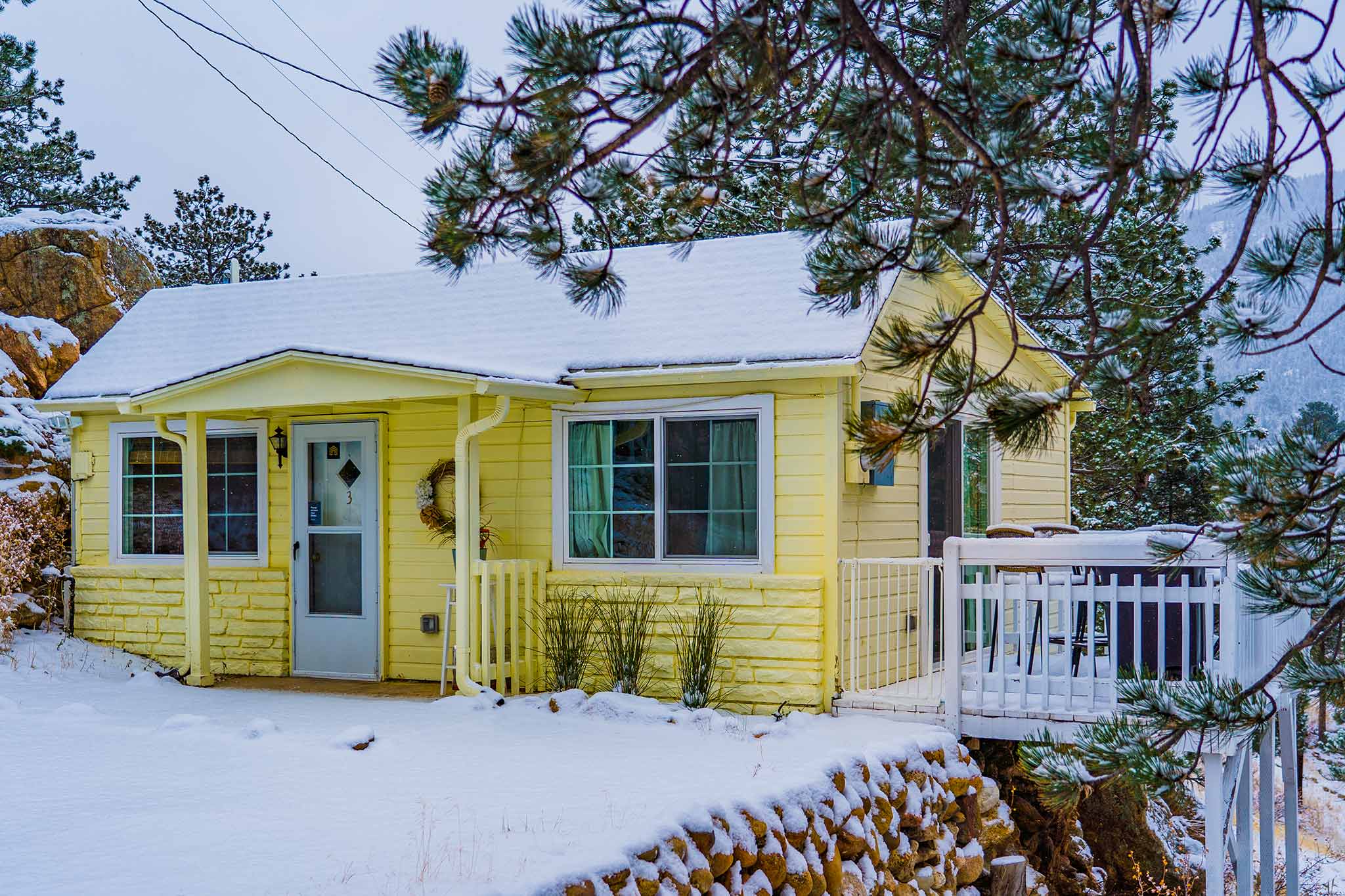 1 bedroom downtown AirBnB in Estes Park